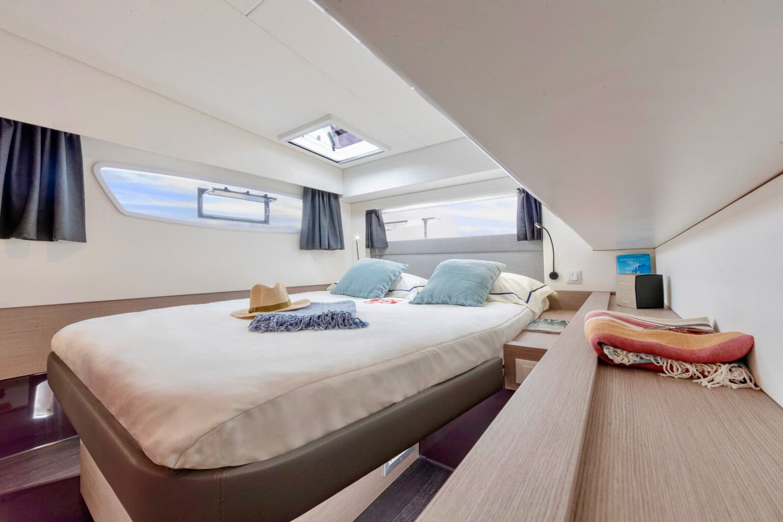 Sargon catamaran detail - Image 2